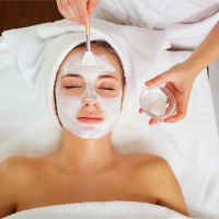 'I'm A Skincare Expert And Here's How To Prepare For A Facial'