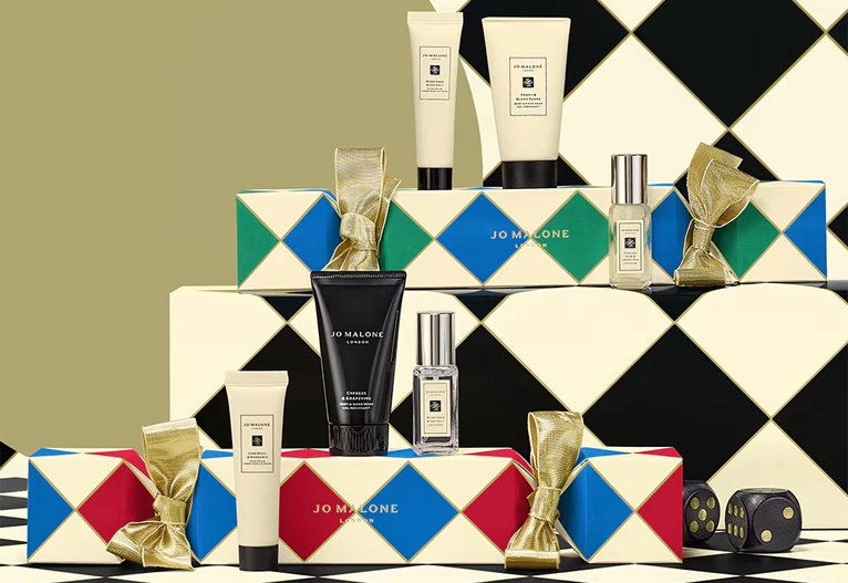 Jo Malone Christmas Crackers with products on display.