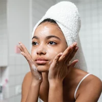 '5 Reasons Why I Never Wash My Face With Tap Water'